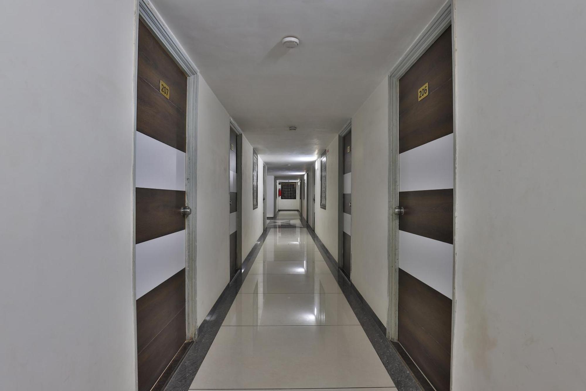 Collection O Hotel Panchsheel Vadodara Exterior photo