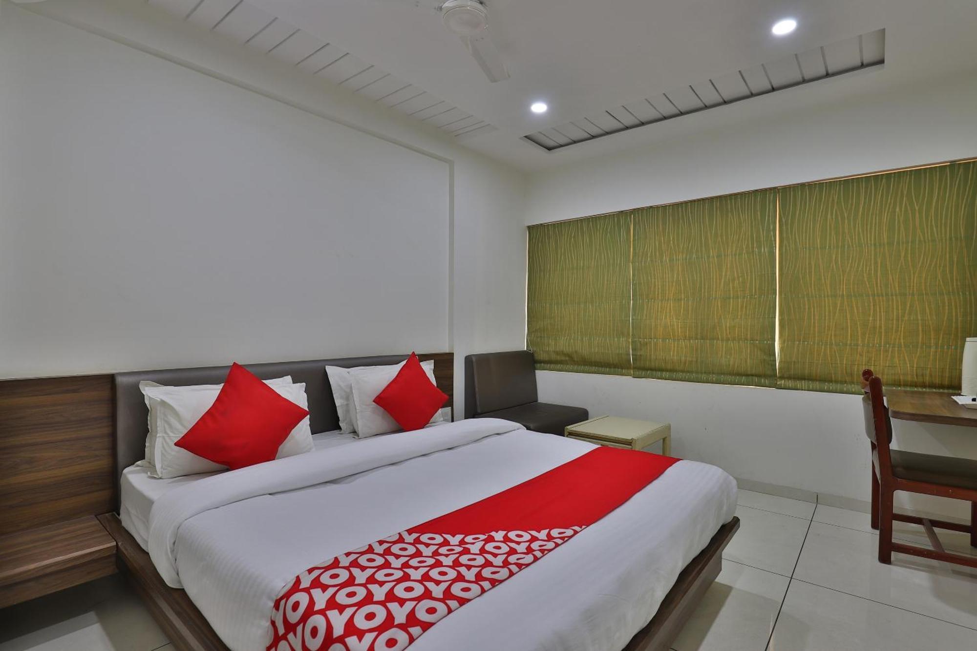 Collection O Hotel Panchsheel Vadodara Exterior photo